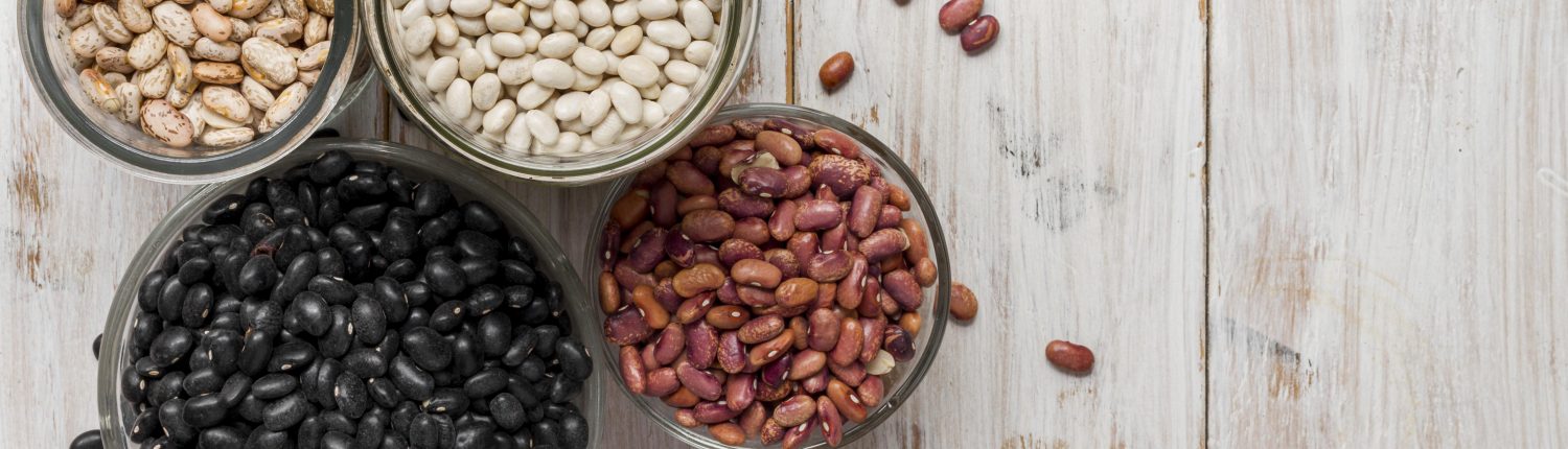 flat-lay-raw-beans-mix (1)
